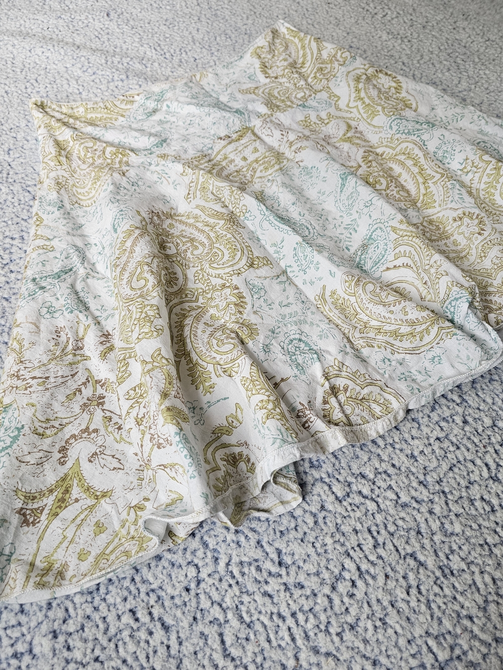Women’s White Paisley Print Skirt